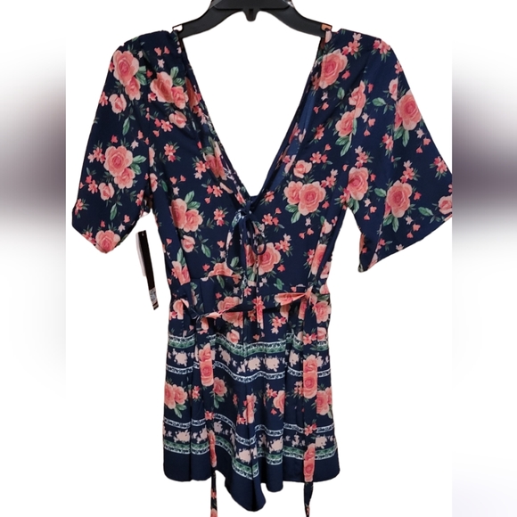 Trixxi Floral Romper (NWT - Picture 5 of 9